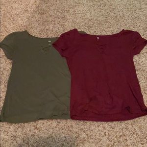 2 SO v-neck t-shirts